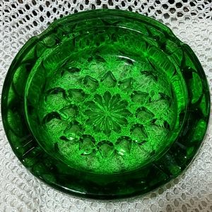 MCM RETRO HEAVY ART GLASS EMERALD GREEN STARBURST ASHTRAY 6" VINTAGE 70'S